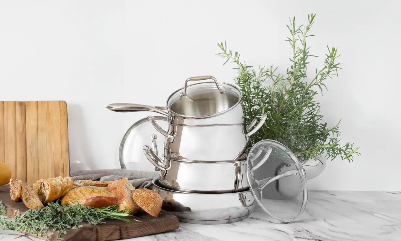 r&oacute;żne rodzaje garnk&oacute;w, materiały garnk&oacute;w, garnki stalowe żeliwne aluminiowe