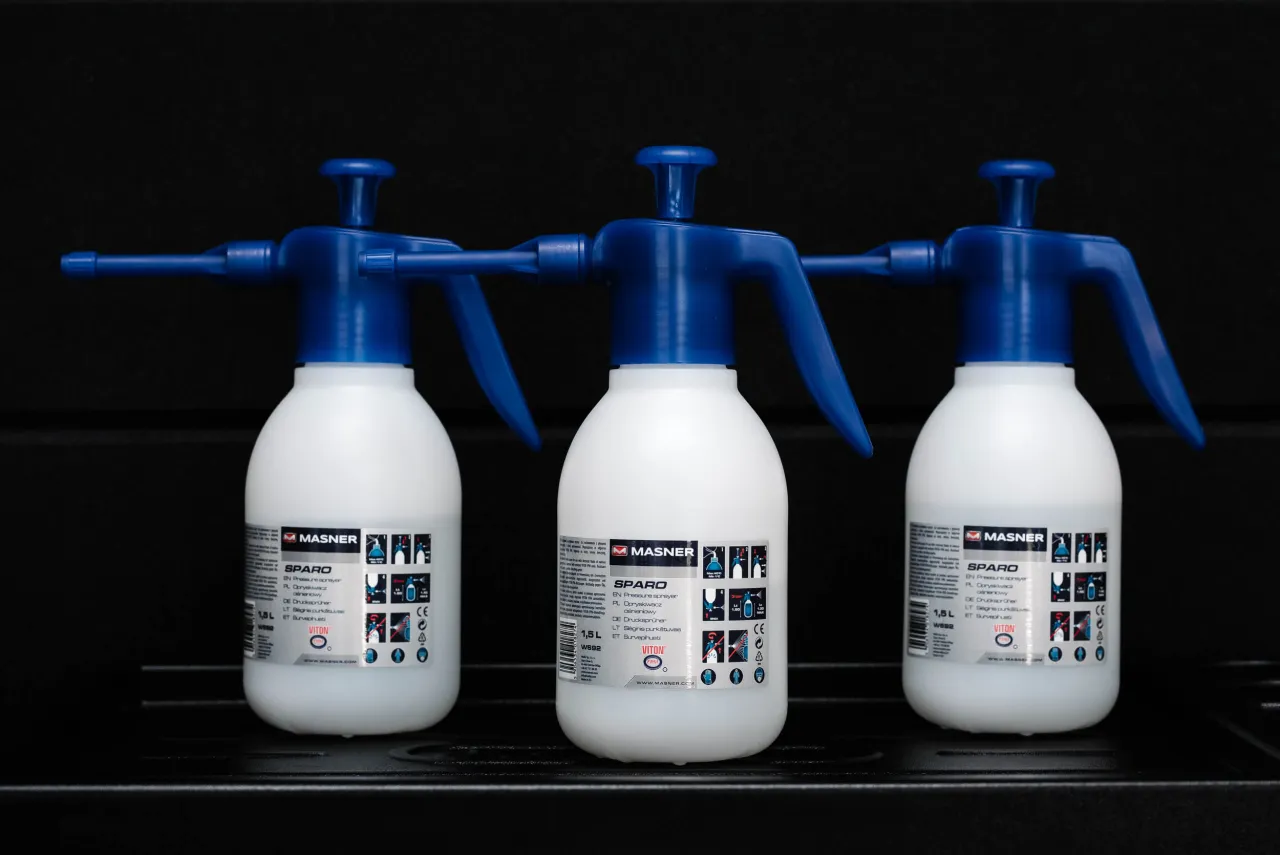 czyszczenie dyszy opryskiwacza