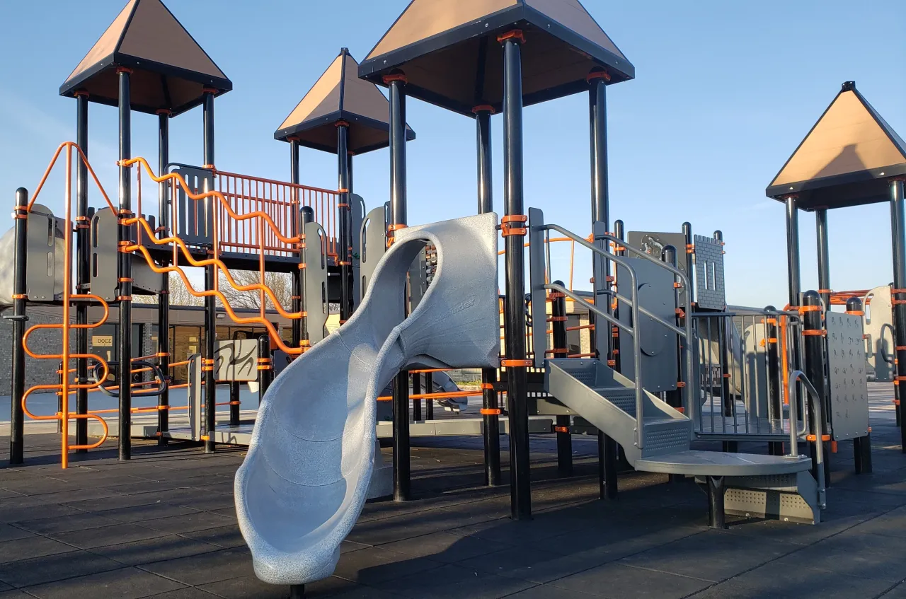 Nowoczesny plac zabaw dla dzieci