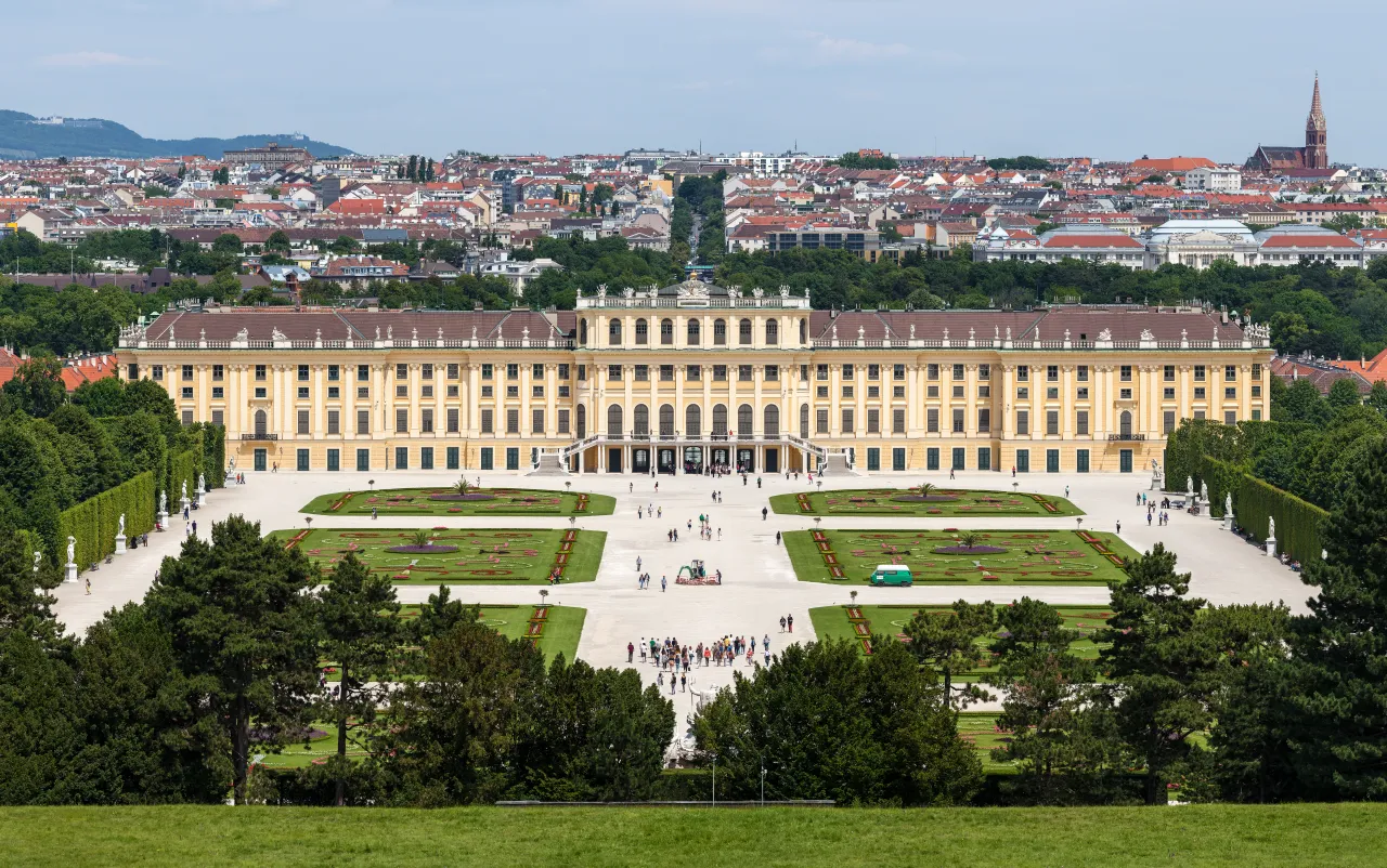 Wiedeń Sch&ouml;nbrunn pałac ogrody