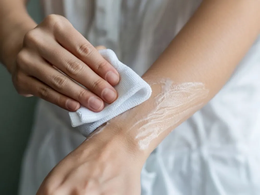 Domowe sposoby usuwania plam z farby do włosów ze skóry