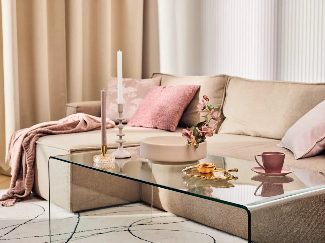 Home&You trendy botaniczne i złote akcenty