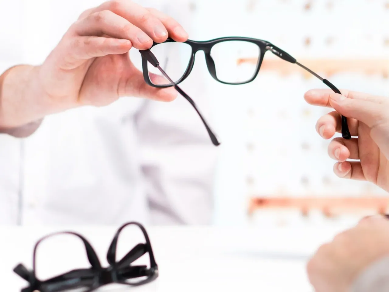 Tabela refundacji okular&oacute;w NFZ 2026 dzieci dorośli wady wzroku