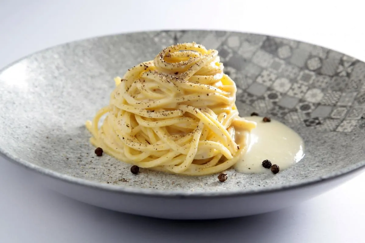 Crema di tuorli pecorino e pepe per carbonara