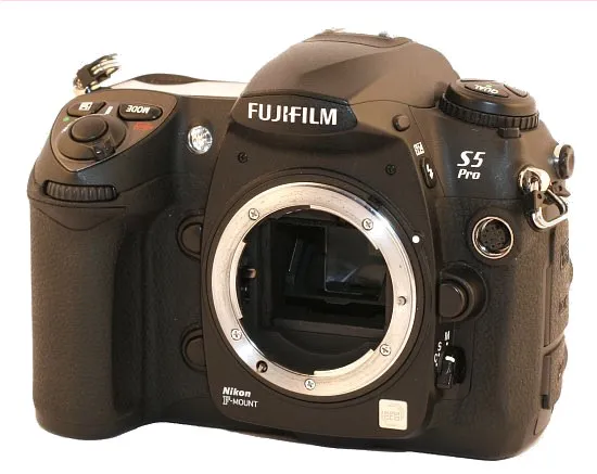 Zdjęcie Recenzja Fuji S5 Pro: Zalety i wady tego modelu aparatu