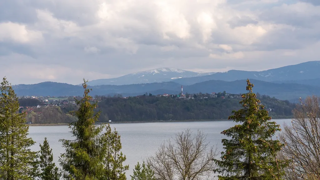 Zdjęcie Jezioro Żywieckie: Historia, atrakcje i tajemnice, które musisz znać