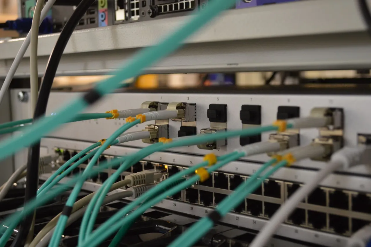 Zdjęcie Kiedy powstała pierwsza strona internetowa w Polsce i dlaczego to ważne?