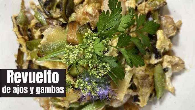 Zdjęcie Revuelto de ajos tiernos y gambas: receta fácil y deliciosa para disfrutar