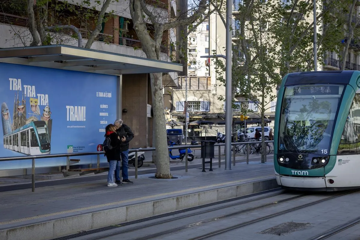 Zdjęcie Cómo llegar a Diagonal Mar en tren sin complicaciones y rápido