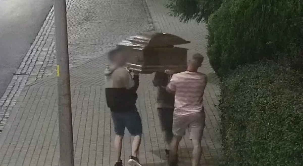 Zdjęcie Zagadka o trumnie: zaskakujące odpowiedzi i logiczne myślenie
