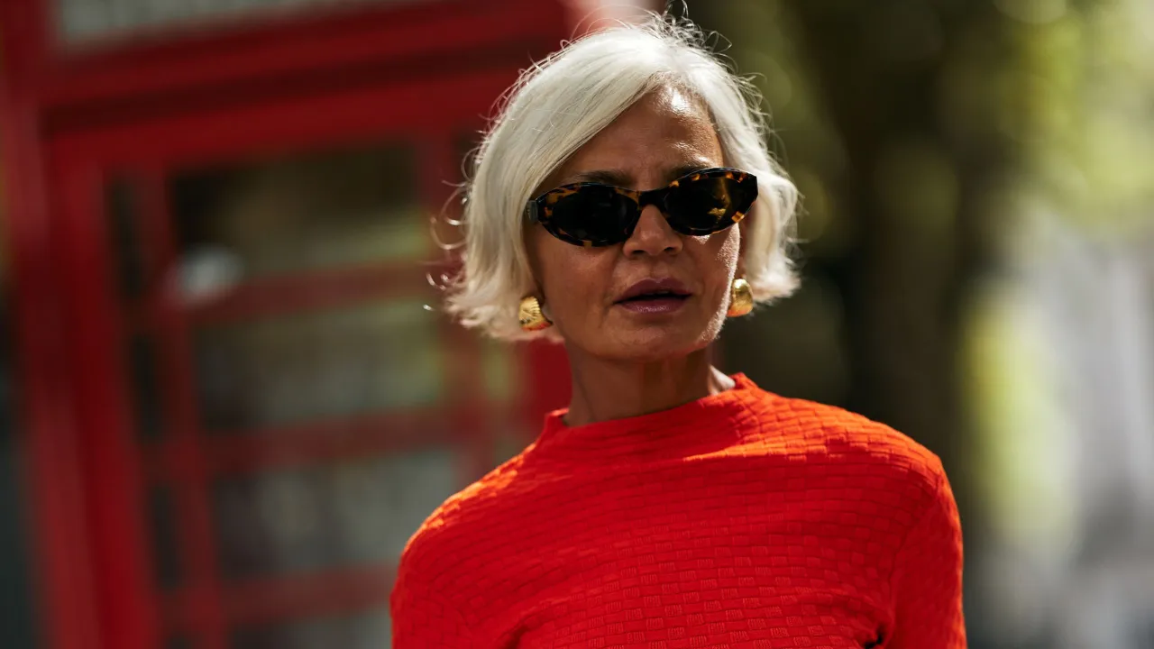 Zdjęcie Graue Haare aufpeppen: Tipps für einen modernen und strahlenden Look