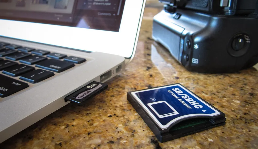 Zdjęcie Jaką kartę do aparatu wybrać, aby uniknąć problemów z nagrywaniem?