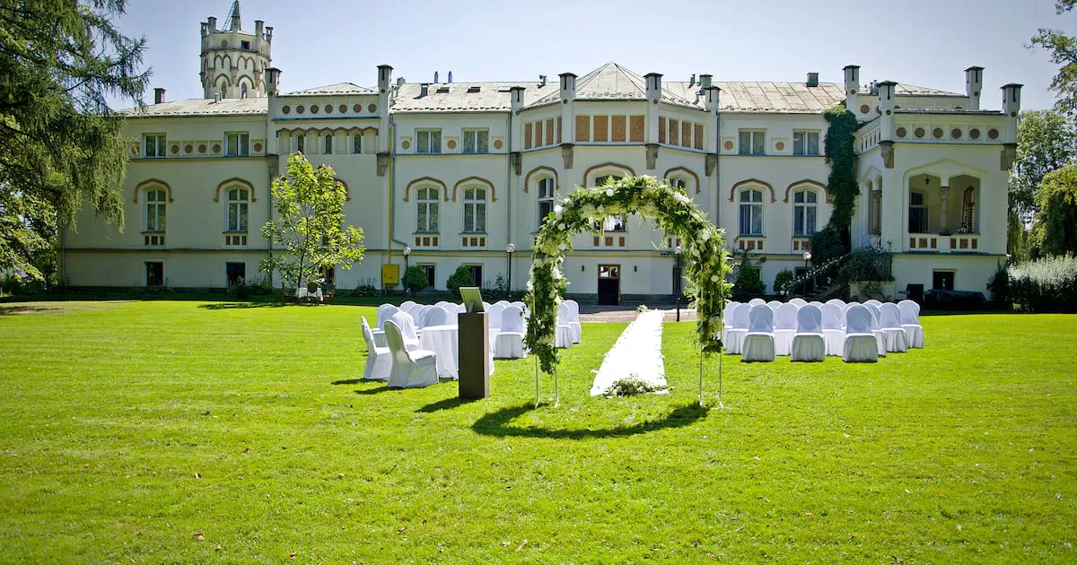 Zdjęcie Pałac w Paszkówce: odkryj jego fascynującą historię i architekturę