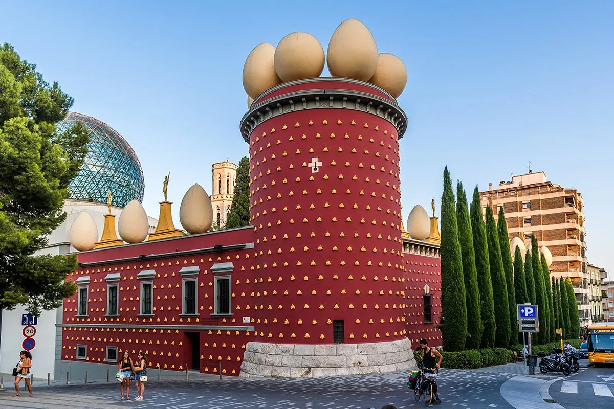 Zdjęcie Rzeźby Salvadora Dalí: odkryj ich niesamowite znaczenie i historię