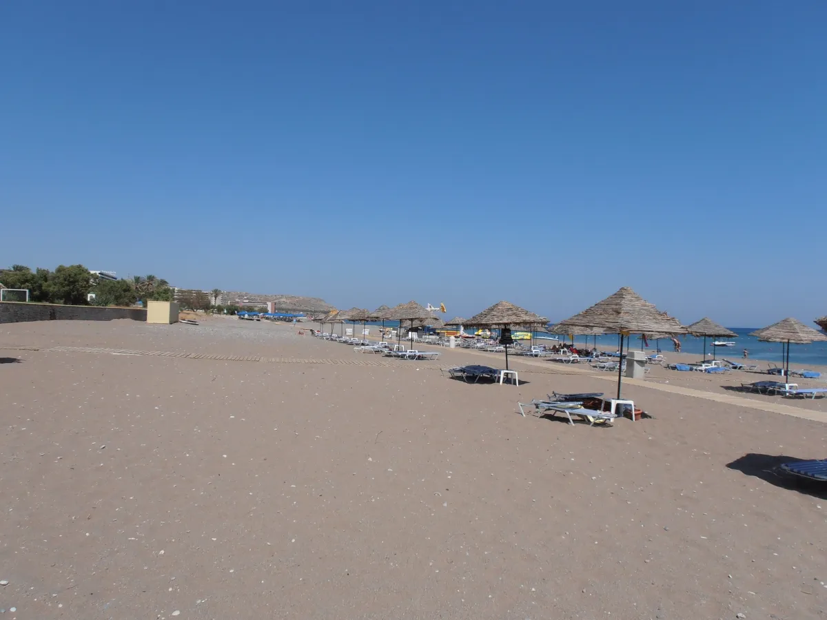 Zdjęcie Faliraki Plaza: Perła wśród plaż Rodos - co warto wiedzieć