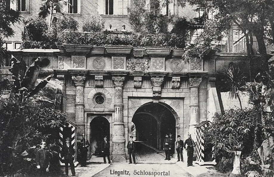 Zdjęcie Zamek Piastowski w Legnicy: Historia, Architektura i Tajemnice