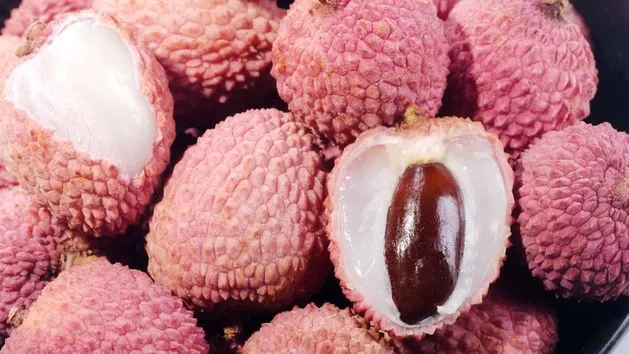 Zdjęcie Kiedy jest sezon na liczi? Sprawdź, kiedy są najświeższe owoce