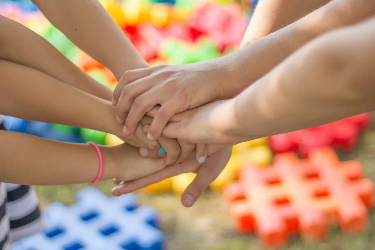 Zdjęcie Zabawy integracyjne klasy 4-6, które zbliżą uczniów i poprawią współpracę