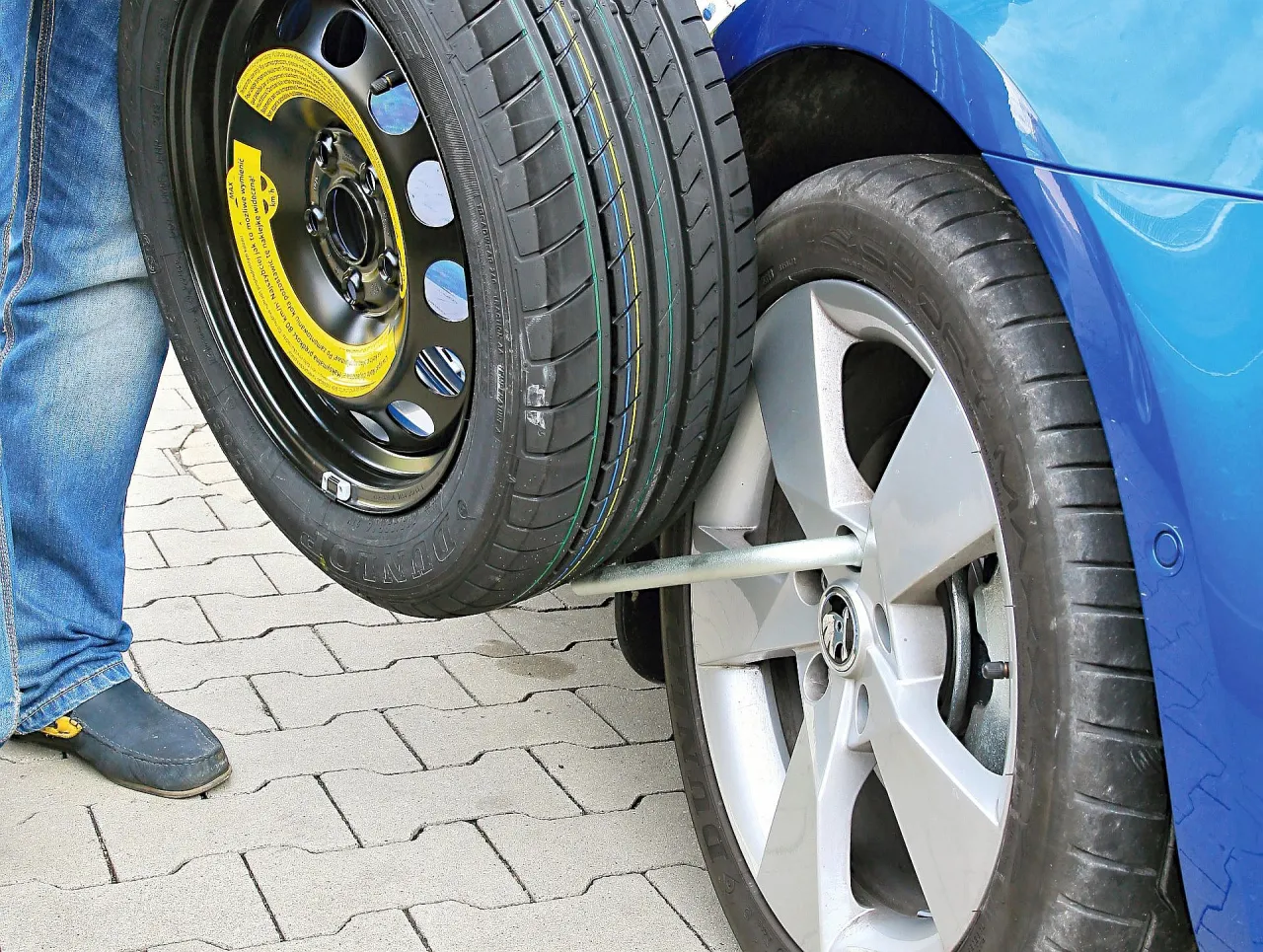 Zdjęcie Opony run flat czy zwykłe – co wybrać dla bezpieczeństwa i komfortu?