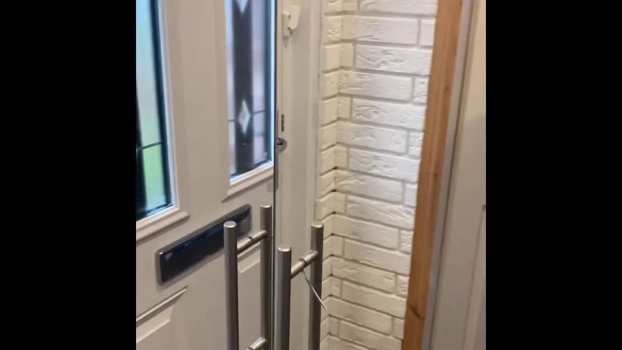 Zdjęcie Jak naprawić pęknięte lustro? Skuteczne metody i porady