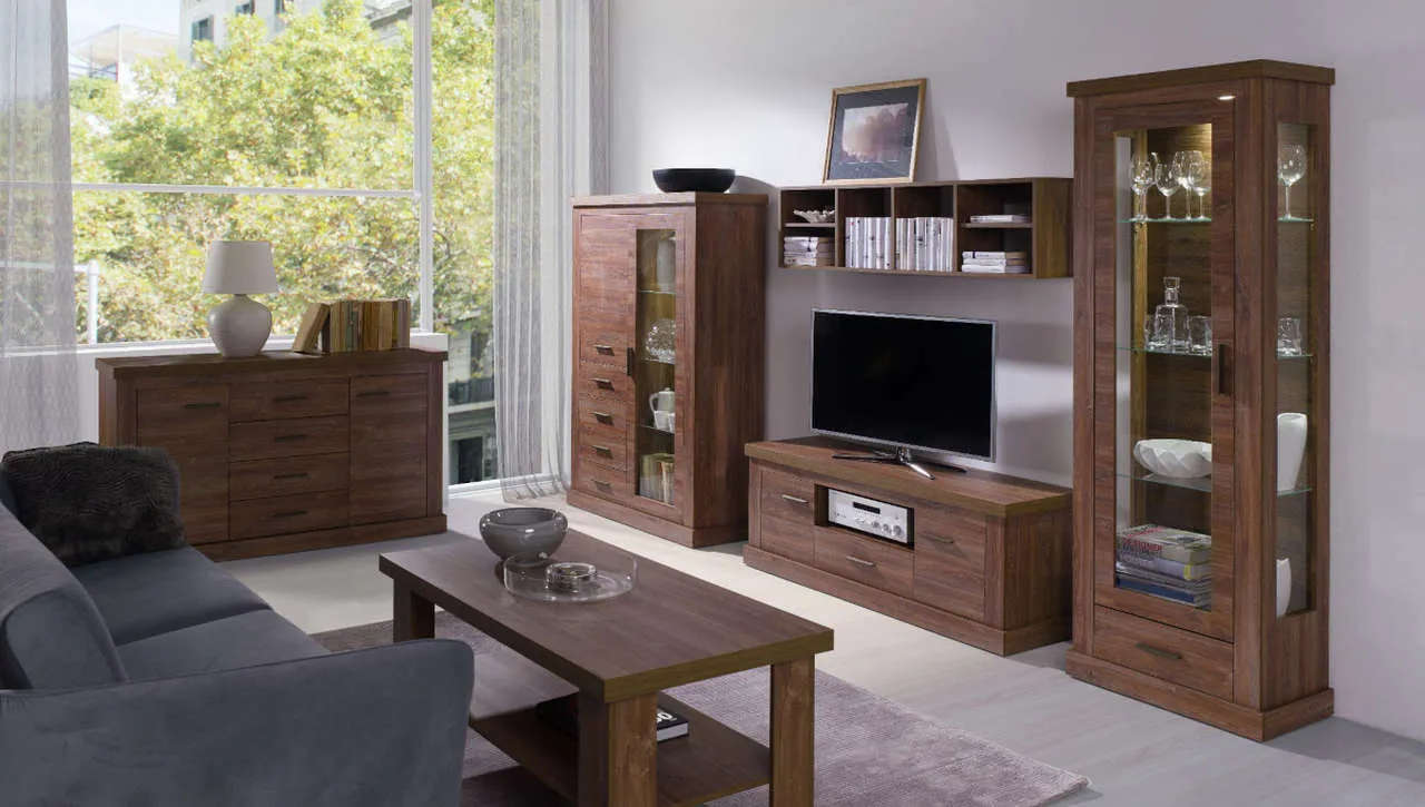 Zdjęcie Jaki dywan do brązowej kanapy, aby uniknąć błędów w aranżacji?