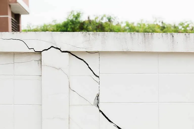 Zdjęcie Osiadanie budynku ile cm – jak uniknąć problemów z fundamentami?