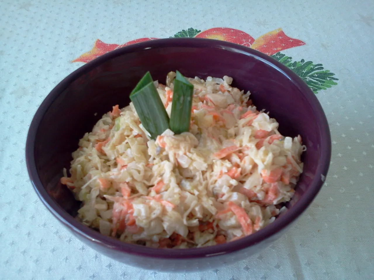 Zdjęcie Surówka z kiszonej kapusty - idealne dania, które ją uzupełnią