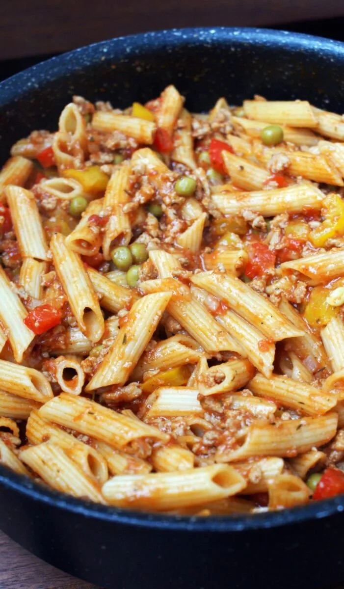 Zdjęcie Prosty przepis na makaron penne z mięsem mielonym – szybki obiad dla całej rodziny