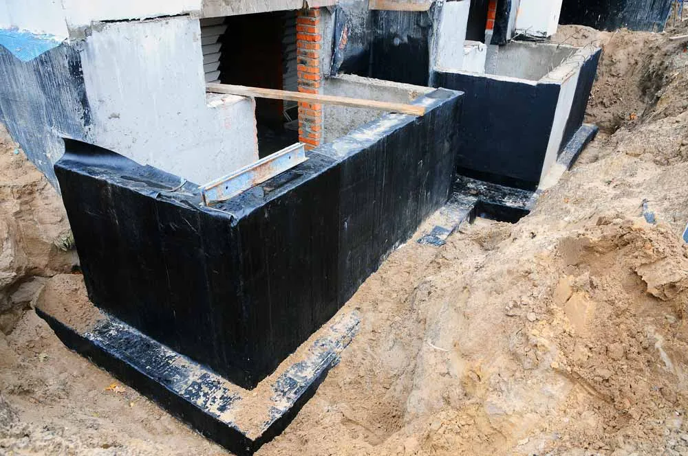 Zdjęcie Koszt papy pod fundament: Jak zaoszczędzić na izolacji domu?