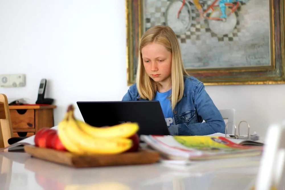Zdjęcie Do kiedy trwa nauczanie zdalne? Oto, co musisz wiedzieć o przyszłości edukacji.