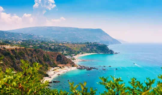 Zdjęcie Jakie morza otaczają Włochy? Odkryj ich tajemnice i piękno