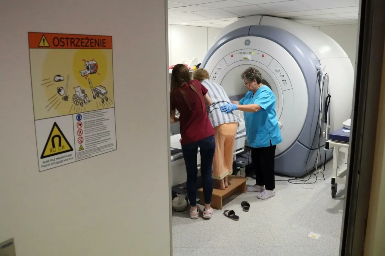Zdjęcie Ile się czeka na wynik tomografii głowy? Poznaj prawdę o czasach oczekiwania