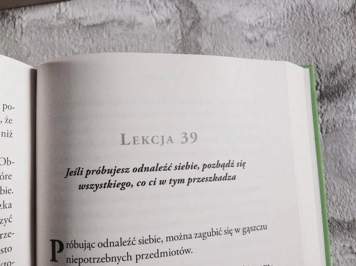 Zdjęcie Cytaty z książki Kochaj najlepiej jak potrafisz, które zmienią twoje życie