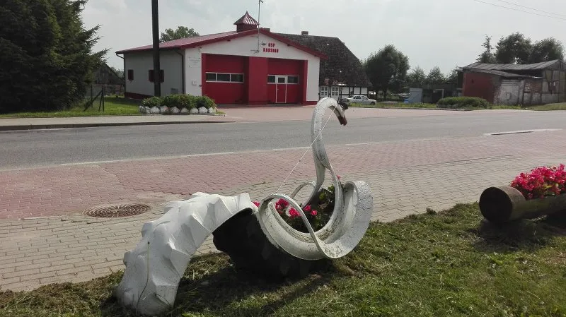 Zdjęcie Jak zrobić łabędzia z opony – prosty poradnik krok po kroku dla każdego