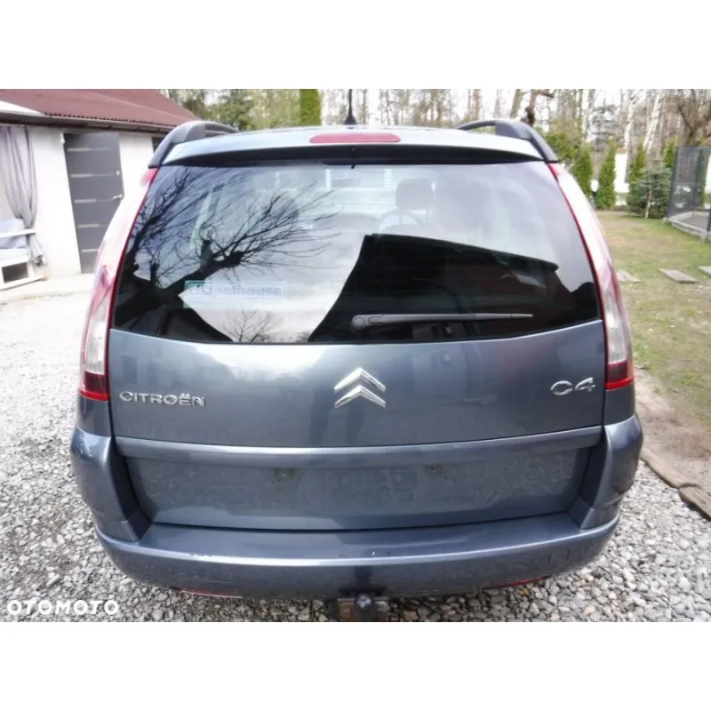 Zdjęcie Jak łatwo i bezpiecznie zdjąć tylny zderzak w Citroenie C4 – krok po kroku