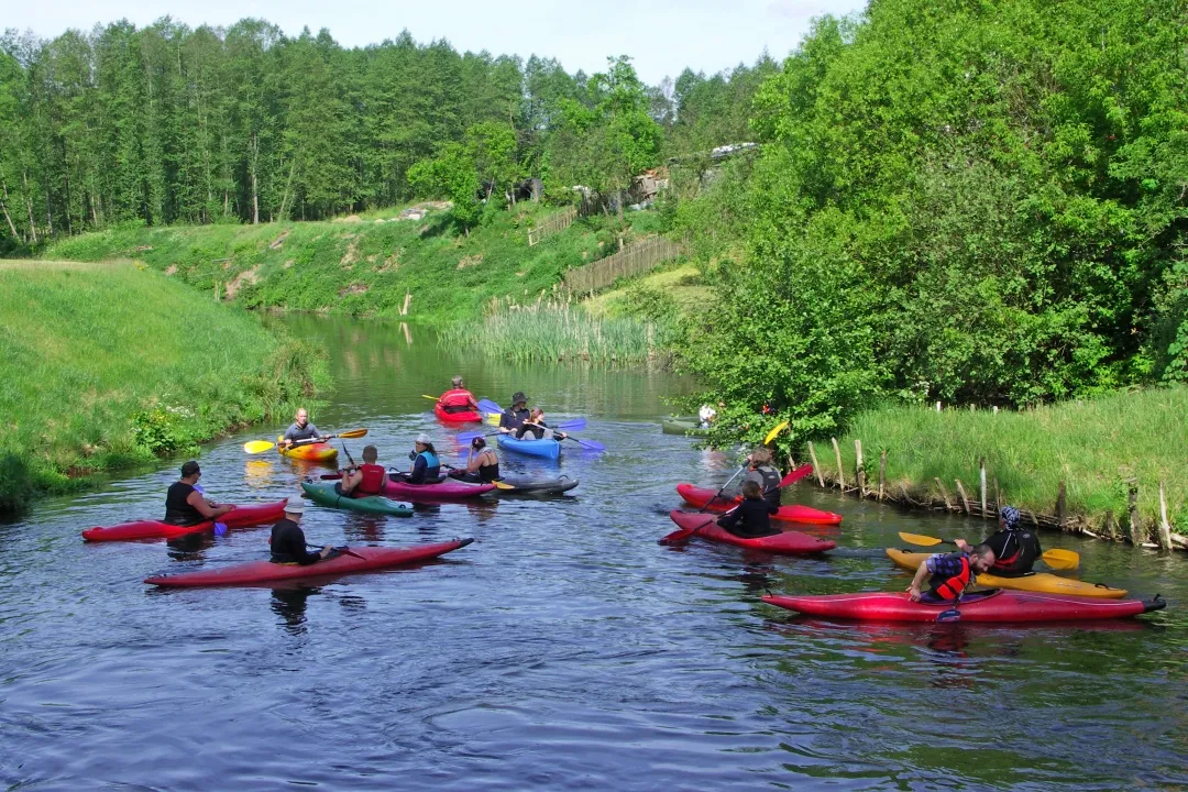 Zdjęcie 20 km kajakiem: Ile czasu? Oszacuj sw&oacute;j spływ jak ekspert!