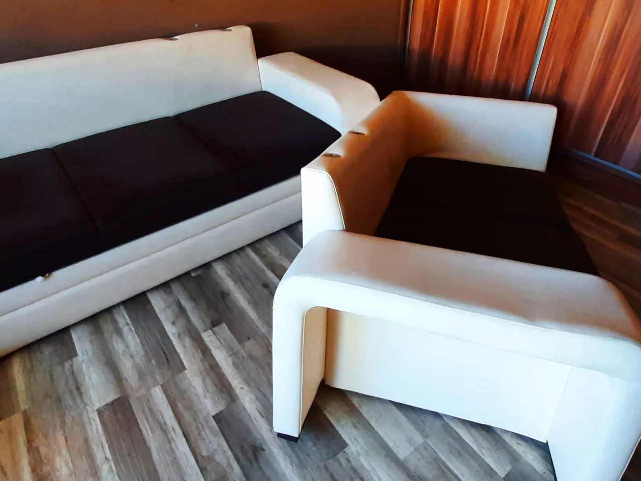 przygotowanie do wniesienia kanapy