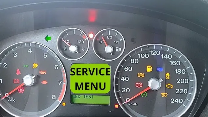 Ford Focus MK3 wskaźnik paliwa rezerwa