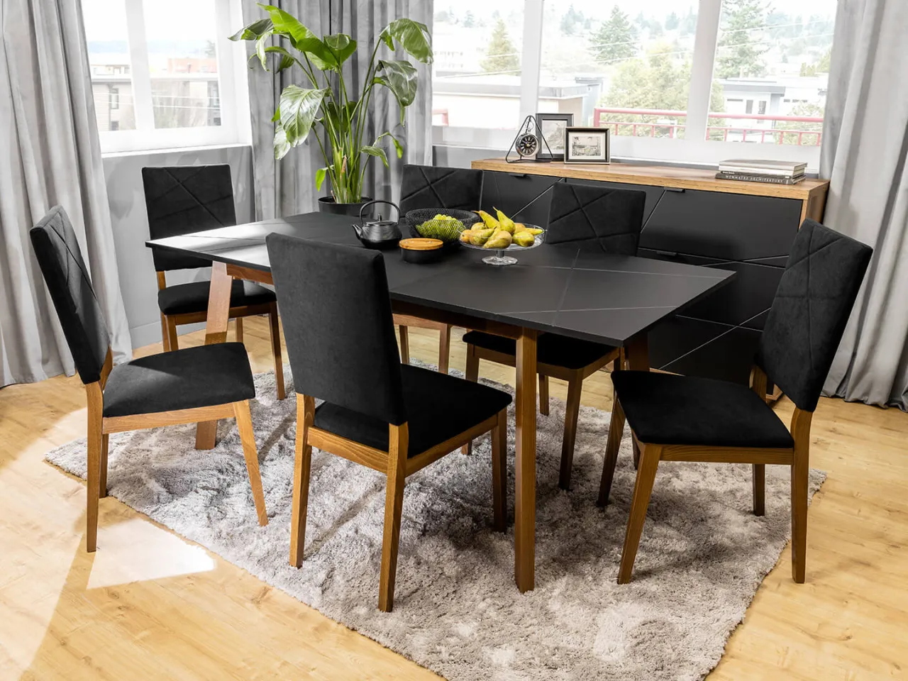 układ stołu prostokątnego i okrągłego w jadalni