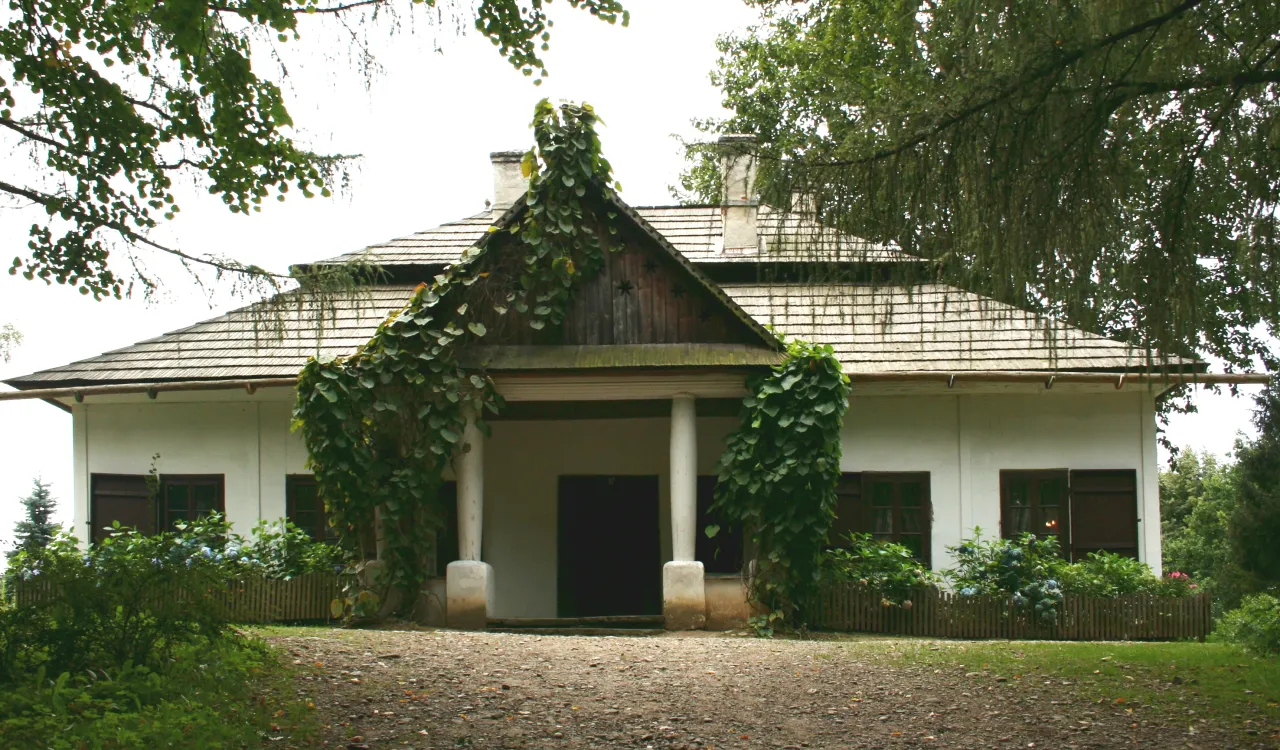 Sądecki Park Etnograficzny Nowy Sącz dwór rdzawa