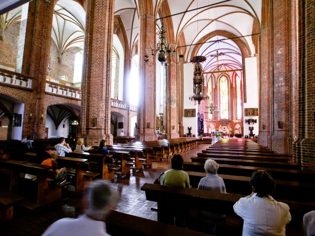 Bazylika Kołobrzeg wnętrze