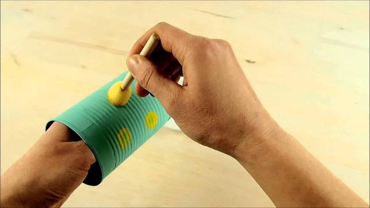 Doniczki z puszek po piwie, karmnik dla ptaków DIY z puszek