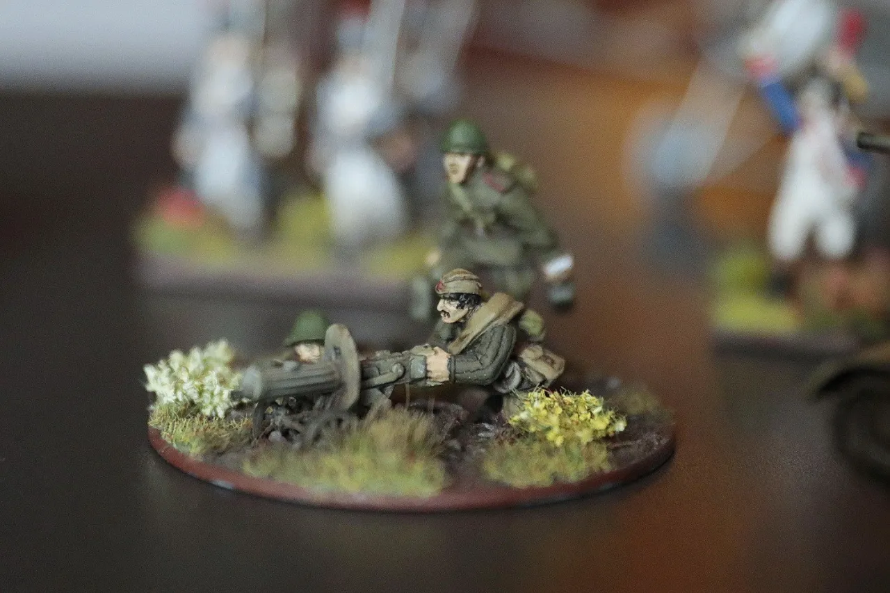 Przykładowa plansza strategicznej gry wojennej z figurkami