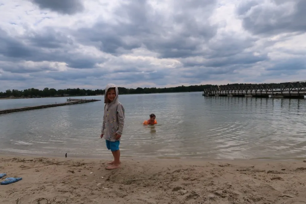 Jezioro Białe Okuninka plaża czysta woda