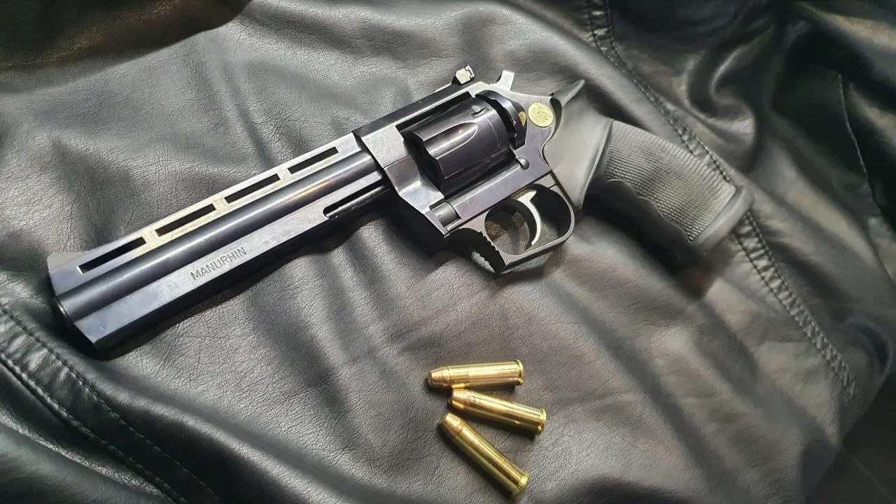 Strzelnica Colt Wrocław broń