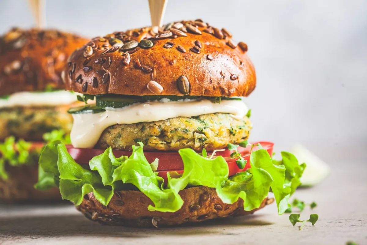 składniki na domowego burgera wegetariańskiego