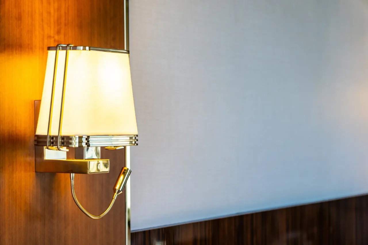 test wysokości lampy przed montażem