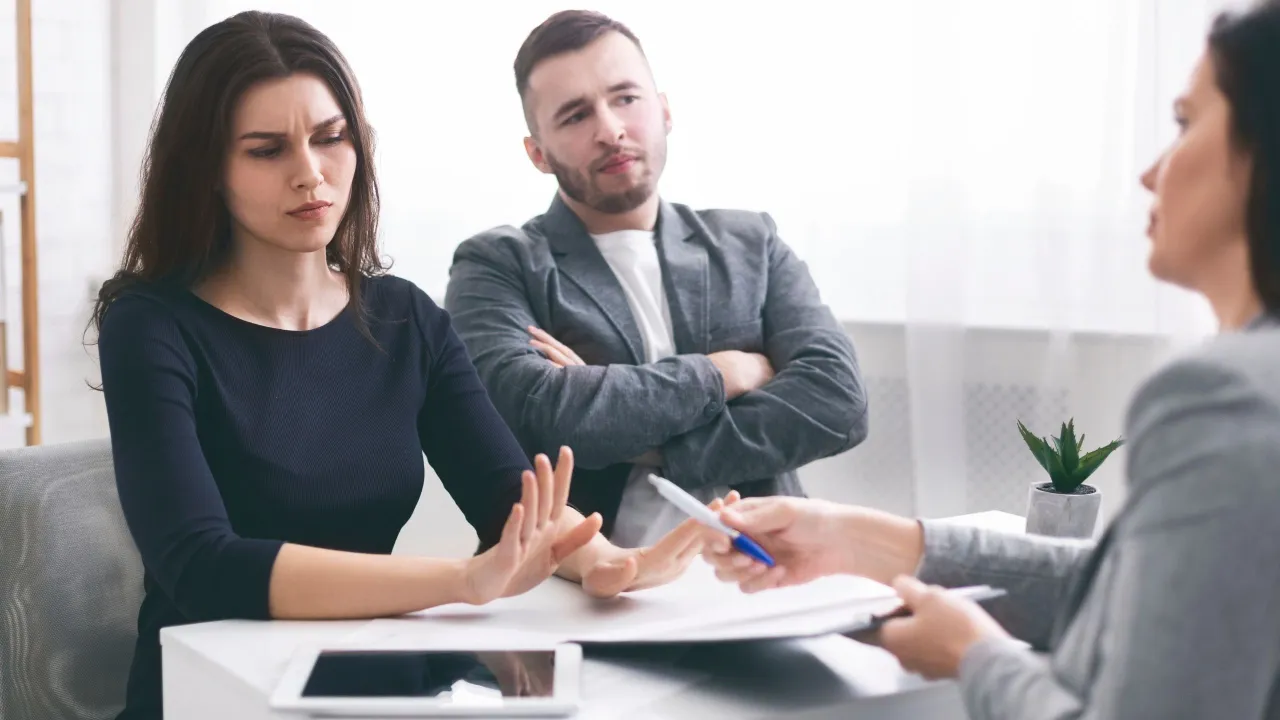 sp&oacute;r o granice działki sąd