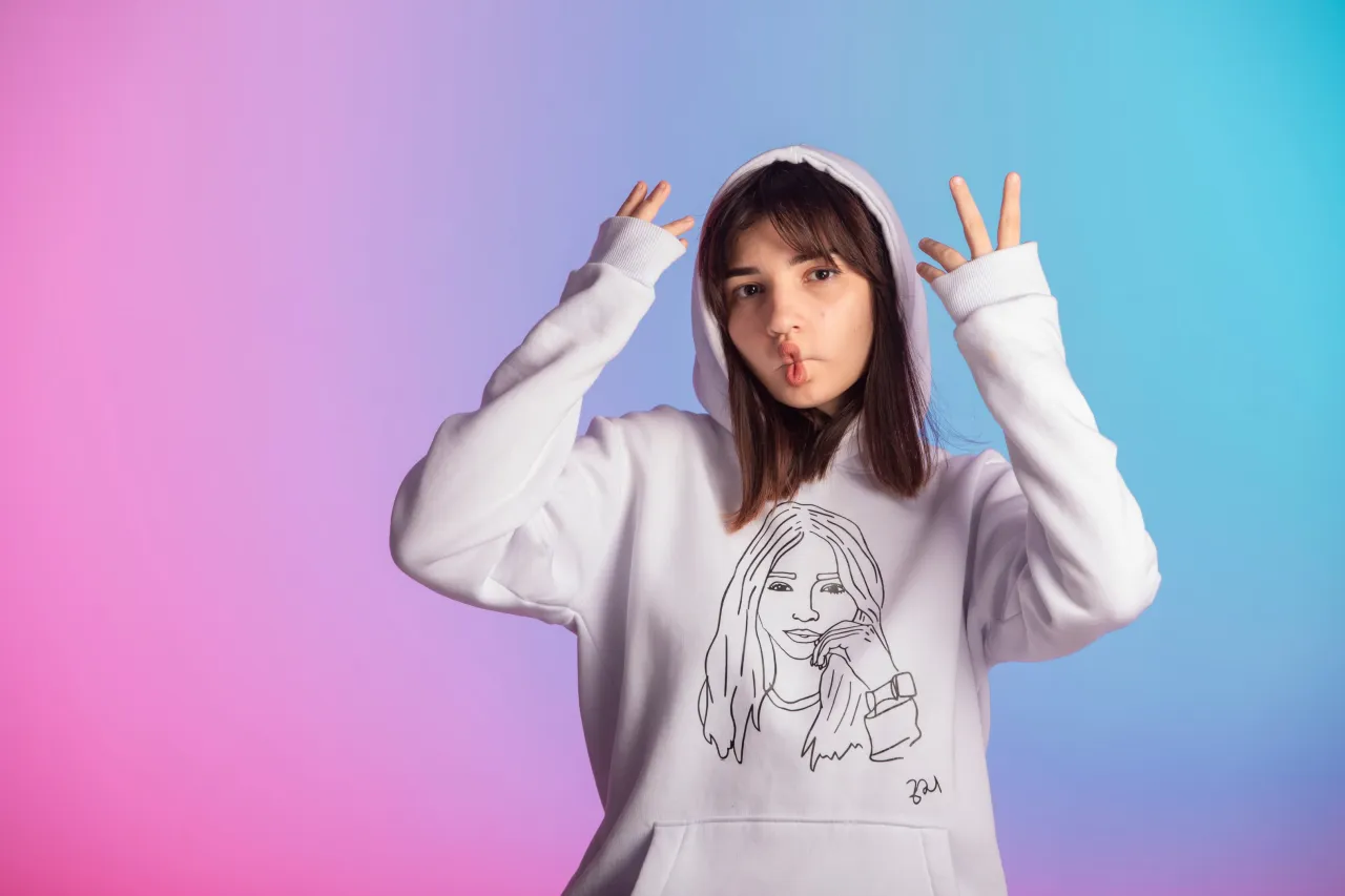 bezpieczne usuwanie nadruku zmywaczem do paznokci