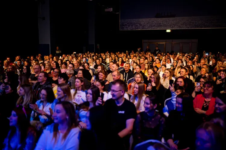 Skolim na scenie koncertowej, publiczność